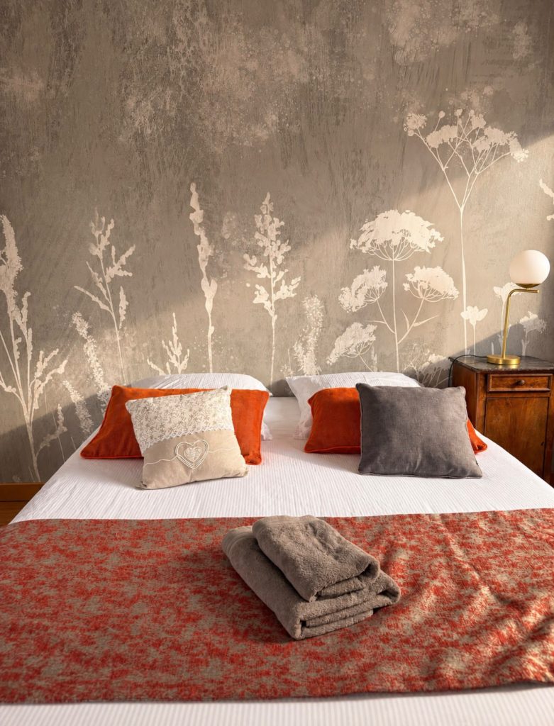 Lit double de 160 cm dans la chambre Ylang